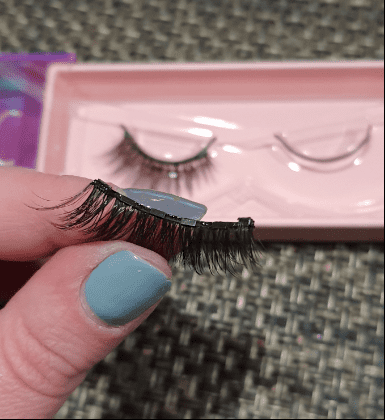 Are Glamnetic magnetic lashes reusable?