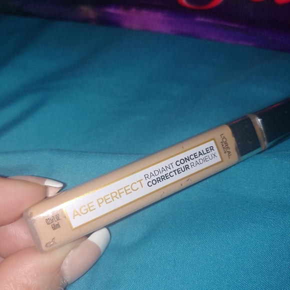L’Oreal Age Perfect Radiant Concealer