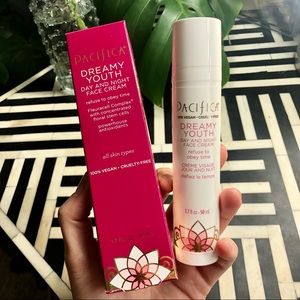 Pacifica Dreamy Youth Day and Night Face Cream