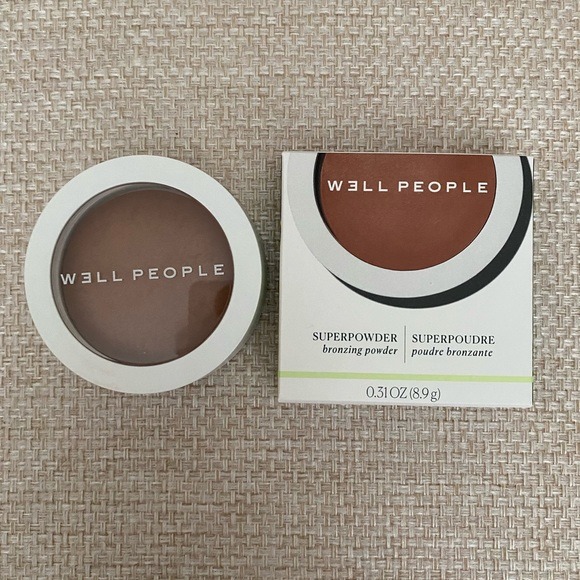 WELL PEOPLE - Vegan Superpowder Pressed Bronzing Powder