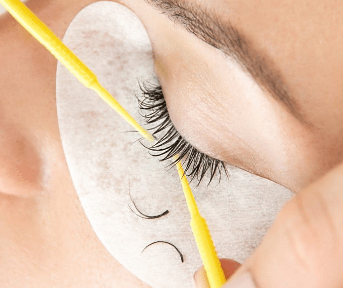 removing lash extensions 